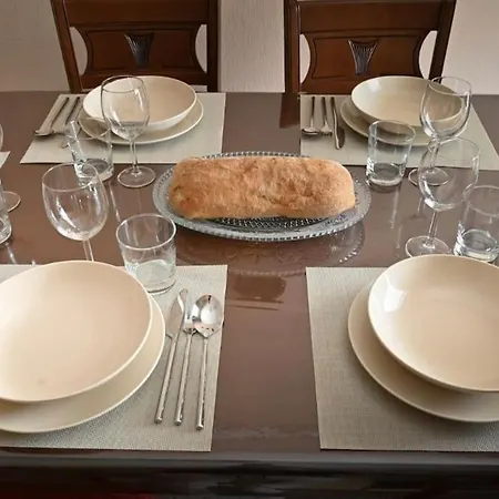 Spacious 70 M2 Ideal For Families Friends דירה *