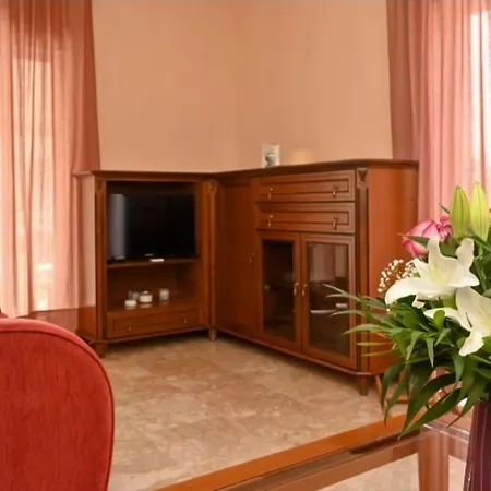 Spacious 70 M2 Ideal For Families Friends Paralía